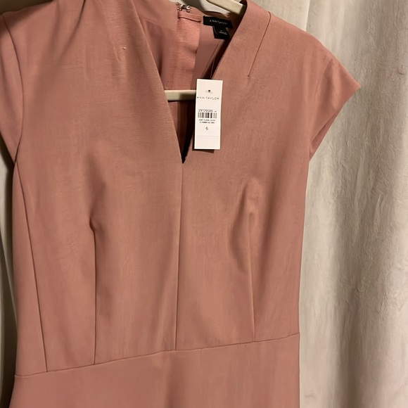 Beautiful Ann Taylor size 6 soft pink dress. - Picture 3 of 4
